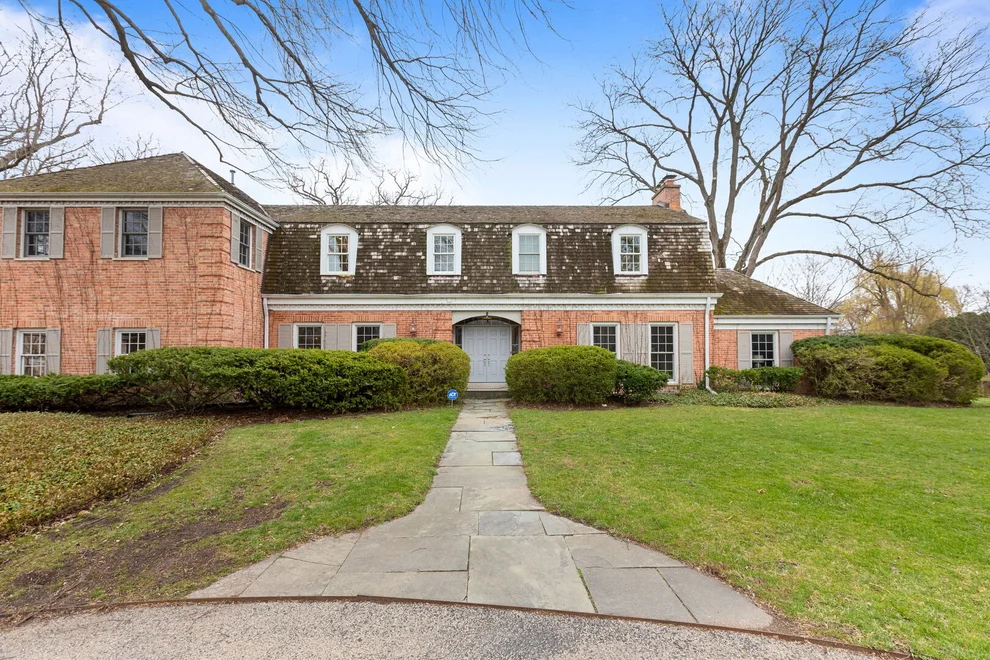 Unit for sale at 207 N Green Bay Road, Lake Forest, IL 60045