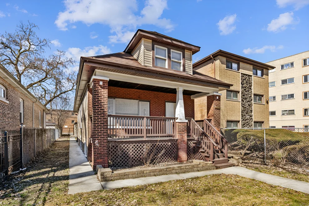 Unit for sale at 9220 S Dauphin Avenue, Chicago, IL 60619