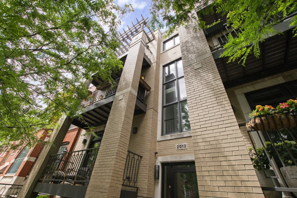 Unit for sale at 2012 W Erie Street, Chicago, IL 60612