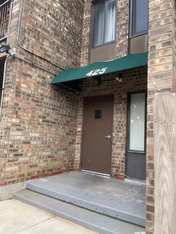 Unit for sale at 425 WALNUT CREEK Lane, Lisle, IL 60532