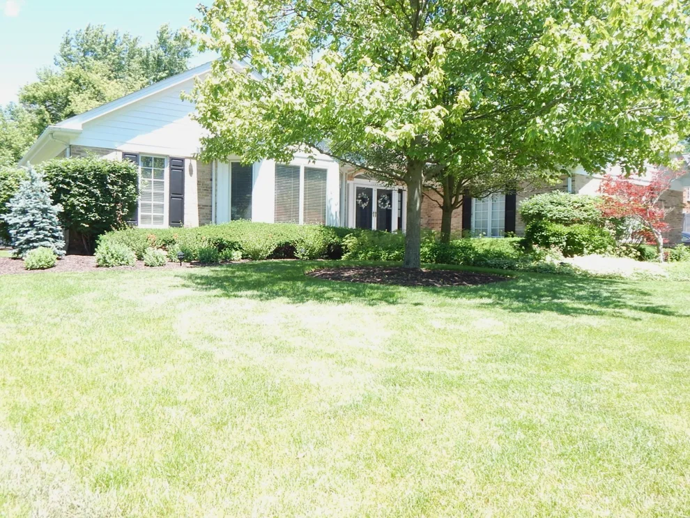 Unit for sale at 1322 W Steeplechase Lane, Palatine, IL 60067