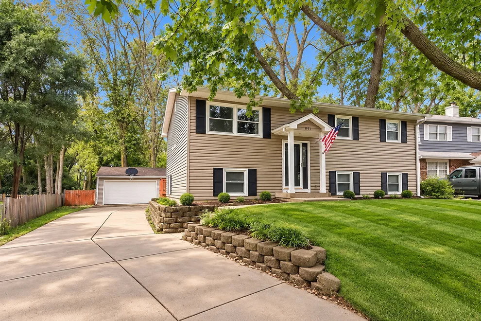 Unit for sale at 1011 Washington Avenue, Wauconda, IL 60084