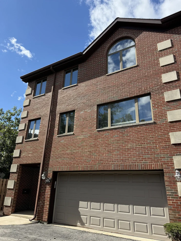 Unit for sale at 60 S Dee Road, Park Ridge, IL 60068