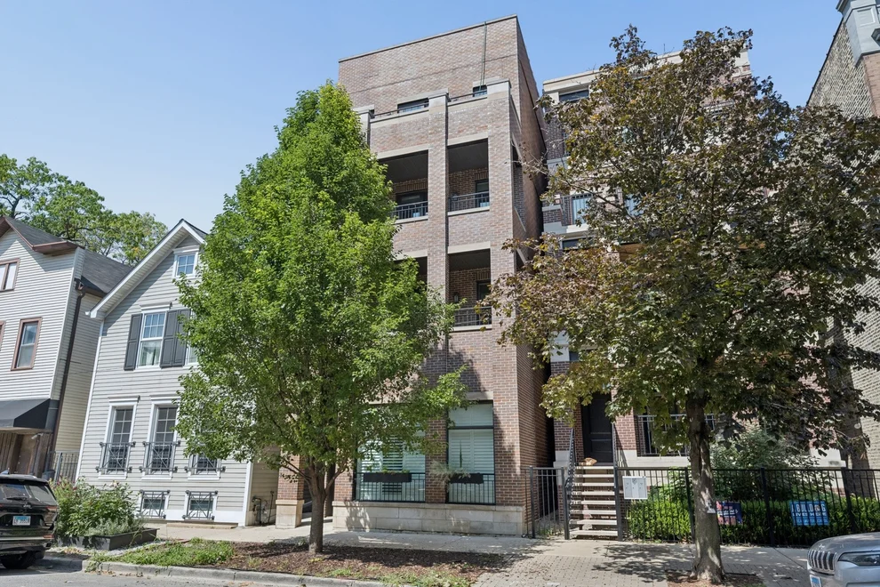 Unit for sale at 1320 W Wrightwood Avenue, Chicago, IL 60614