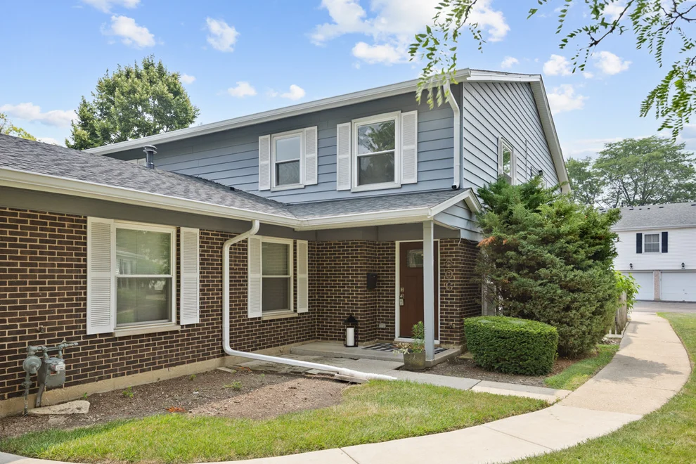 Unit for sale at 806 Pahl Road, Elk Grove Village, IL 60007