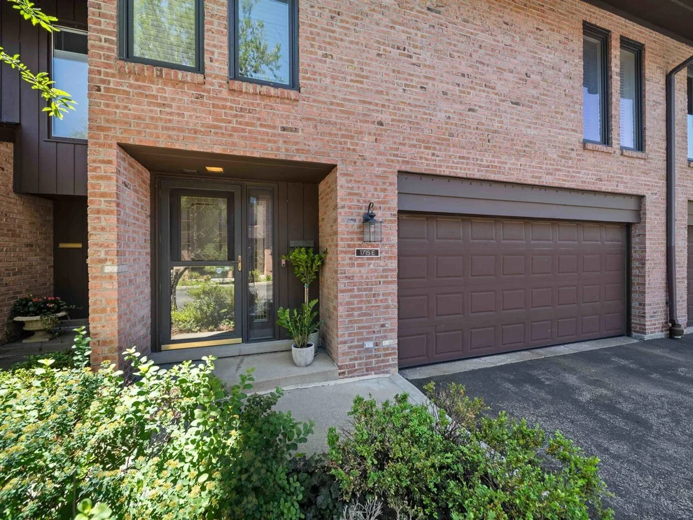 Unit for sale at 1715 Wildberry Drive, Glenview, IL 60025