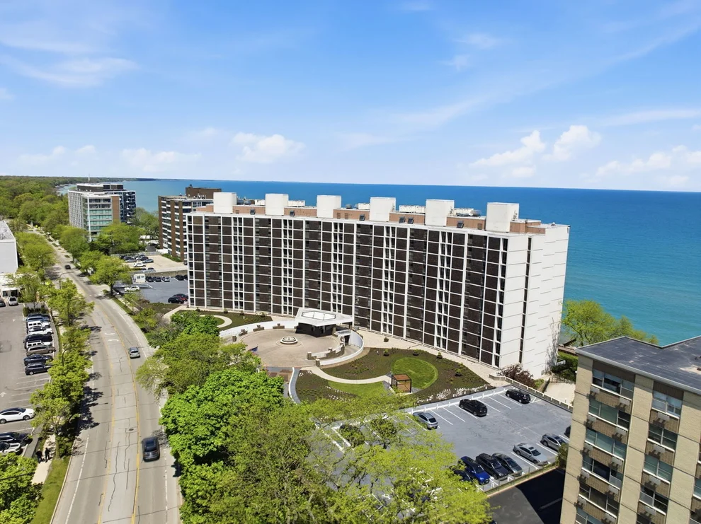 Unit for sale at 1500 Sheridan Road, Wilmette, IL 60091