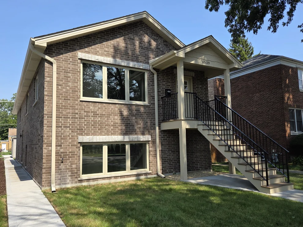 Unit for sale at 6529 28th Place, Berwyn, IL 60402