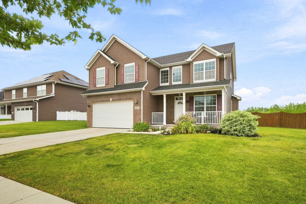 Unit for sale at 1425 S Saddlebrook Lane, Minooka, IL 60447