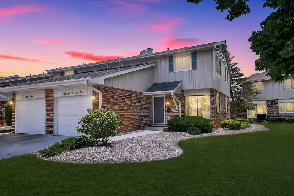 Unit for sale at 1696 Darwin Court, Wheaton, IL 60189