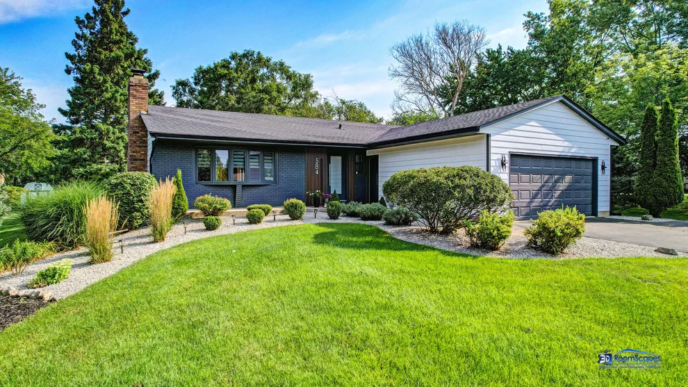 Unit for sale at 584 GASLIGHT Drive, Algonquin, IL 60102