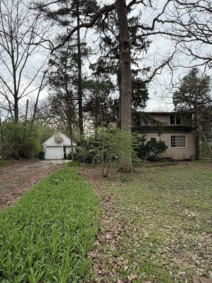Unit for sale at 11407 Hiawatha Lane, Indian Head Park, IL 60525