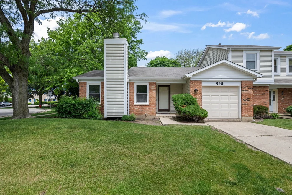 Unit for sale at 948 Longboat Lane, Schaumburg, IL 60194