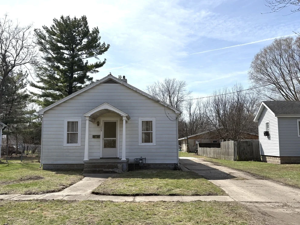 Unit for sale at 1009 Bernstein Street, Streator, IL 61364