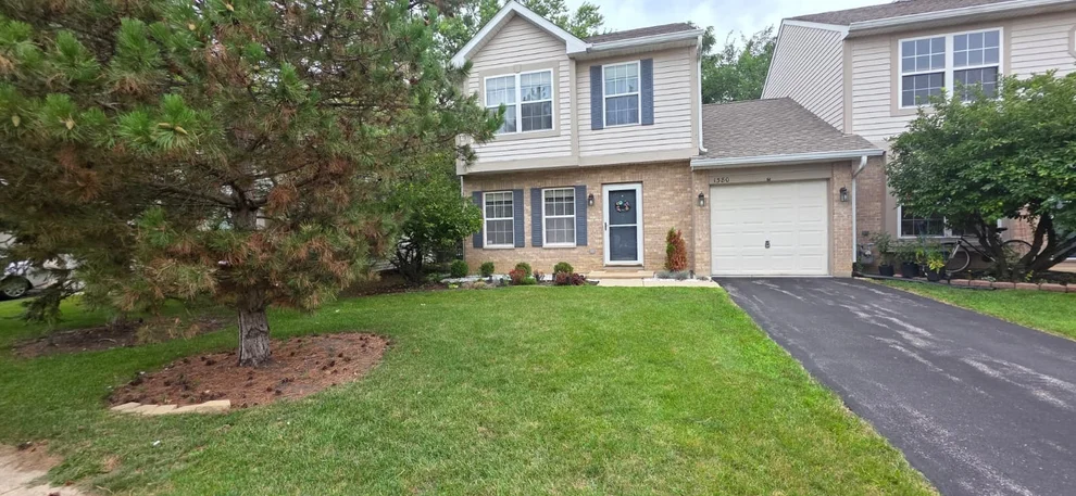 Unit for sale at 1380 W Split Oak Circle, Round Lake Beach, IL 60073