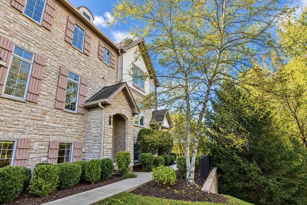 Unit for sale at 285 Regency Court, Wauconda, IL 60084