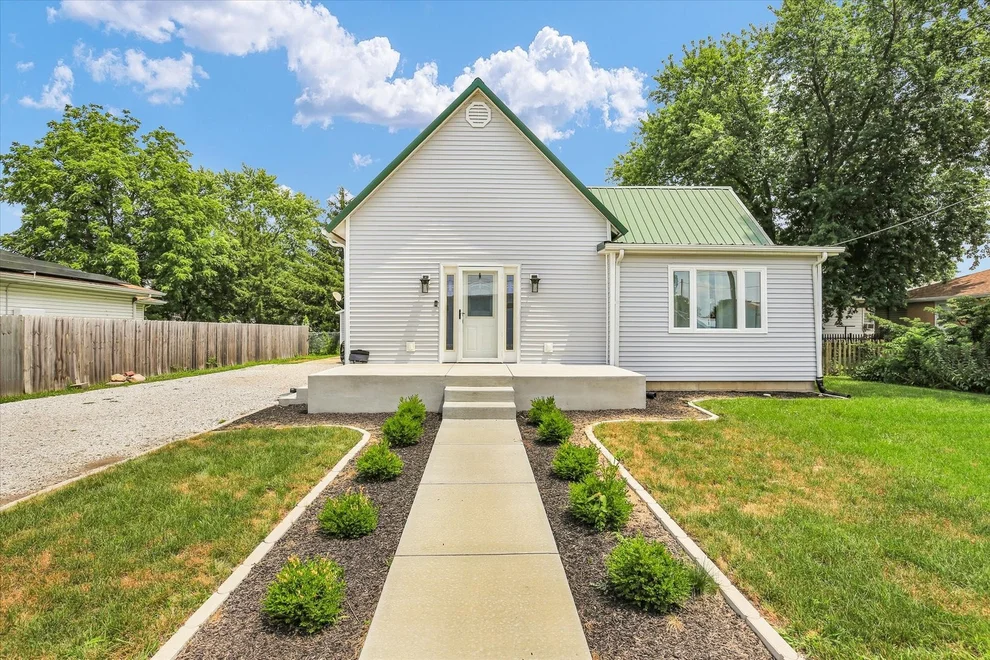 Unit for sale at 201 N Carico Street, Tuscola, IL 61953
