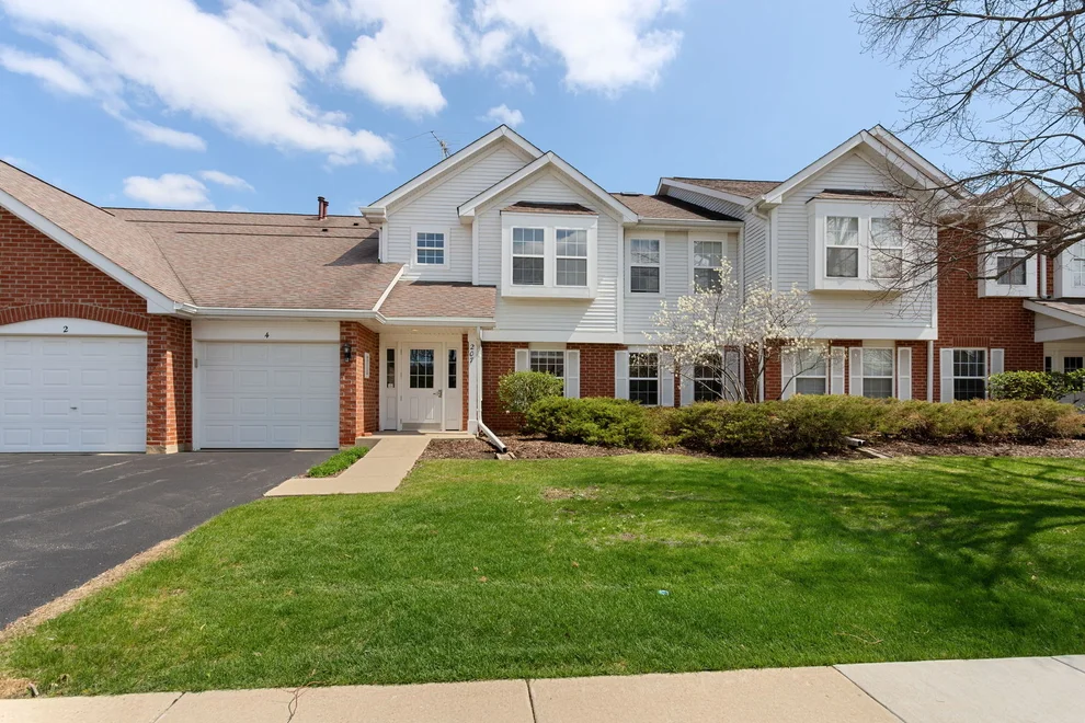 Unit for sale at 207 Norfolk Court, Roselle, IL 60172