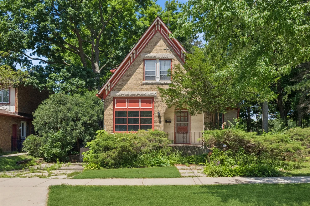 Unit for sale at 1060 Deerfield Road, Deerfield, IL 60015
