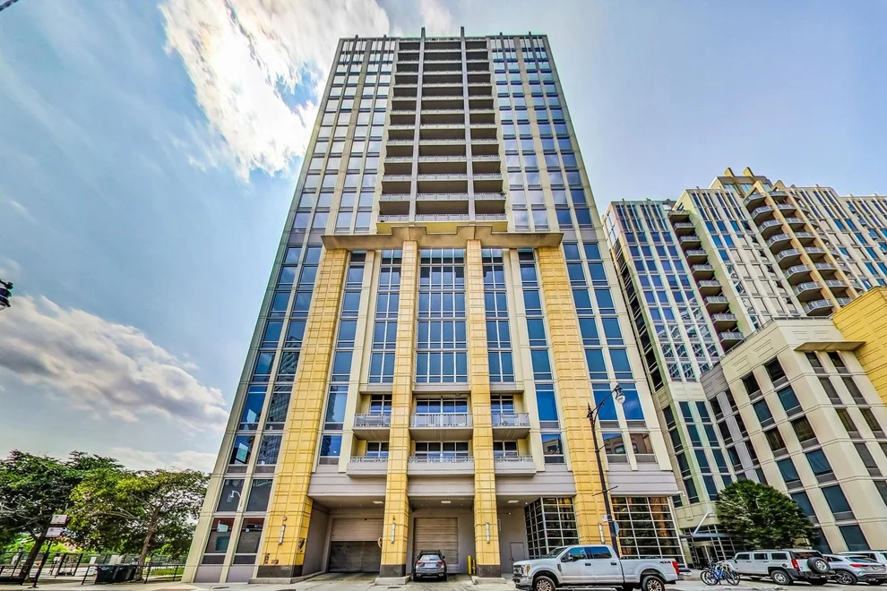 Unit for sale at 700 N Larrabee Street, Chicago, IL 60654