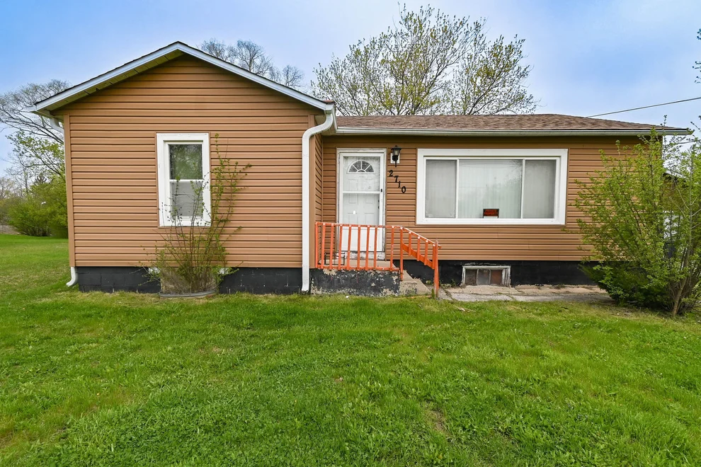 Unit for sale at 2710 30th Street, Zion, IL 60099