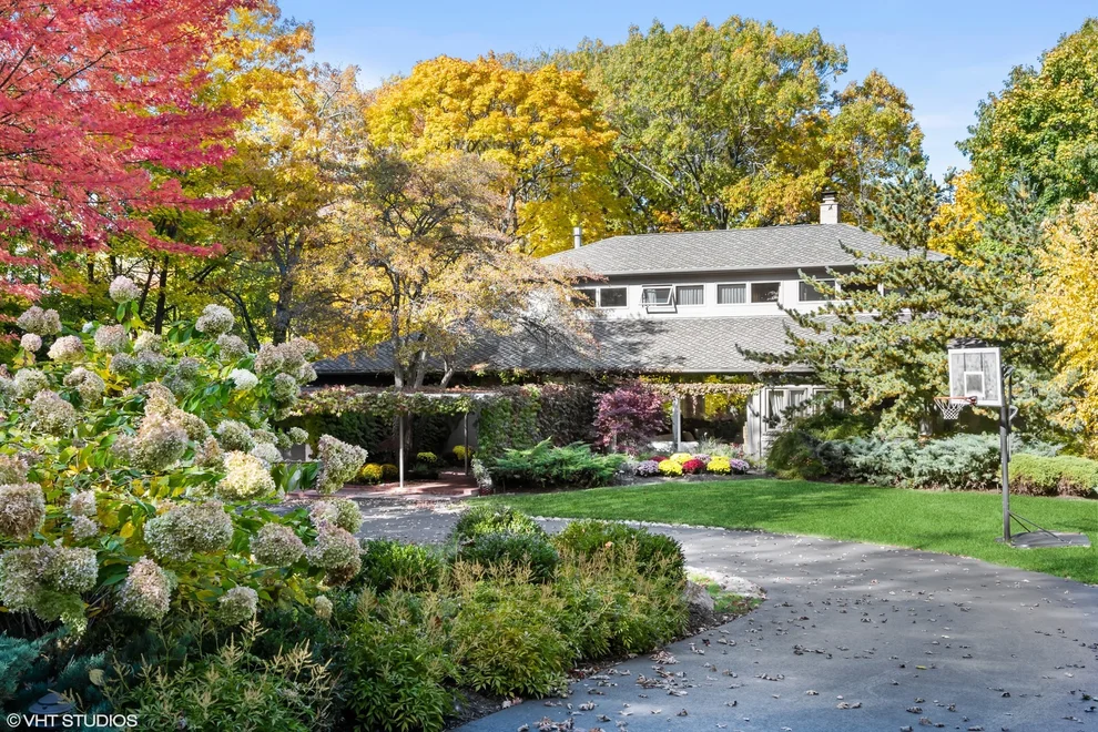 Unit for sale at 235 Moraine Road, Highland Park, IL 60035