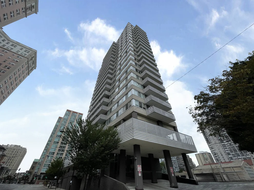 Unit for sale at 5601 N Sheridan Road, Chicago, IL 60660