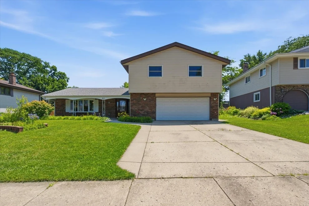 Unit for sale at 160 Fairfield Way, Bloomingdale, IL 60108