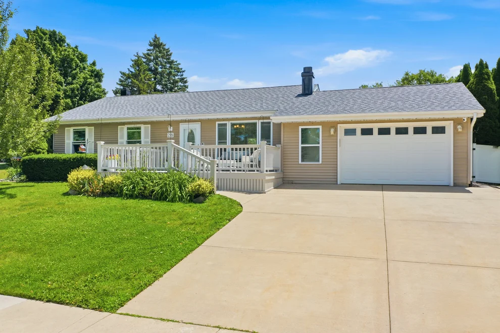 Unit for sale at 218 Windridge Drive, McHenry, IL 60050