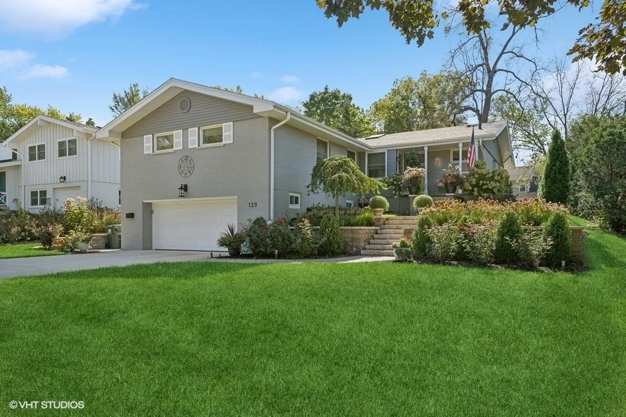 Unit for sale at 129 Sturtz Street, Barrington, IL 60010