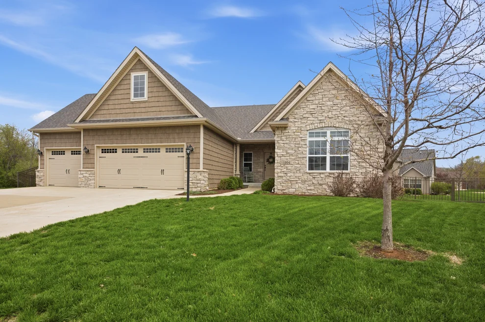 Unit for sale at 1204 Ashford Court, Mahomet, IL 61853