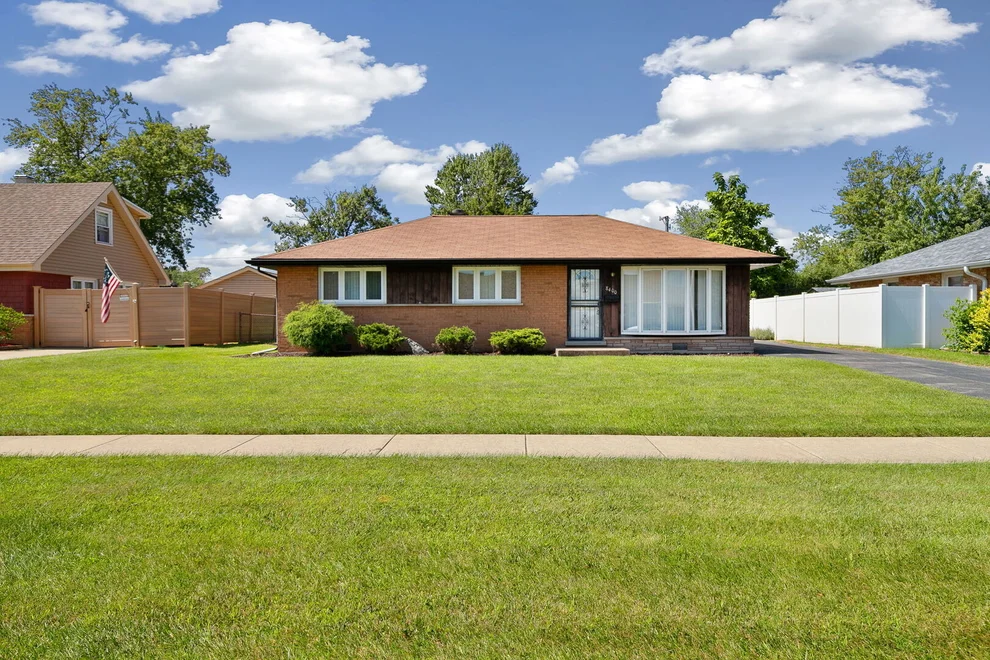 Unit for sale at 8400 Merrimac Avenue, Burbank, IL 60459