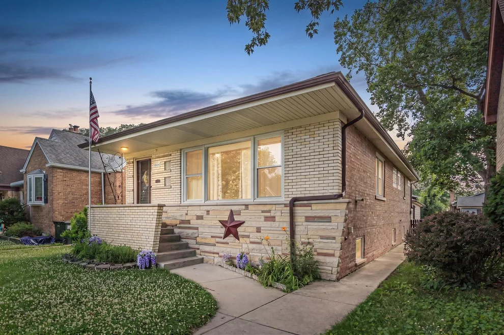 Unit for sale at 9804 S Springfield Avenue, Evergreen Park, IL 60805