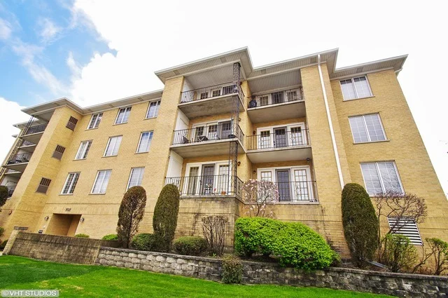 Unit for sale at 5727 W Lawrence Avenue, CHICAGO, IL 60630