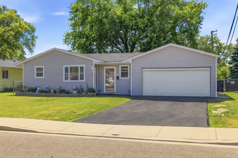 Unit for sale at 41 Austin Avenue, Carpentersville, IL 60110