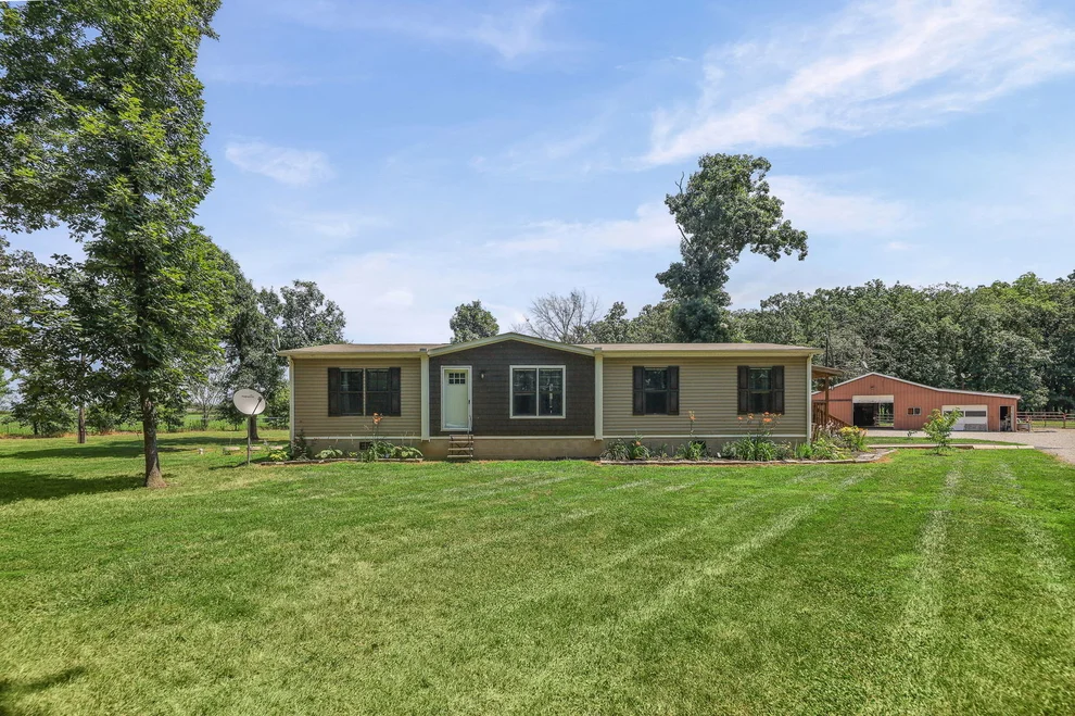 Unit for sale at 21824 Southwoods Lane, Pocahontas, IL 62275