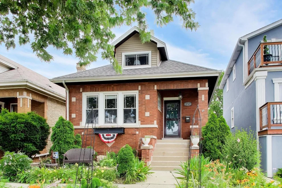 Unit for sale at 3749 N Nora Avenue, Chicago, IL 60634