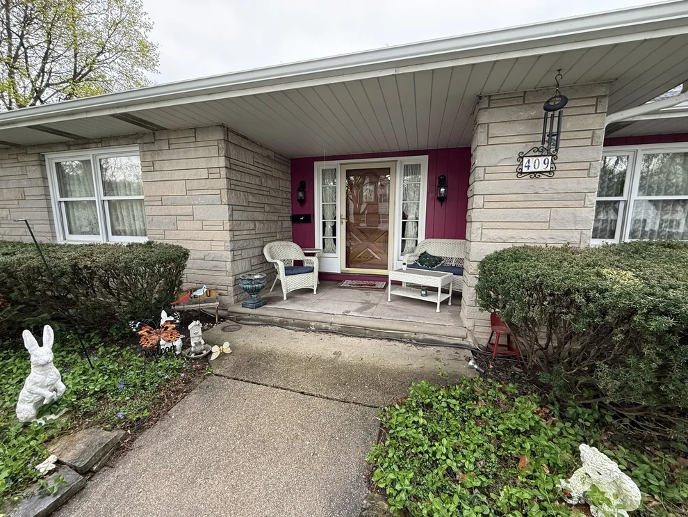 Unit for sale at 409 W Jefferson Street, Morris, IL 60450