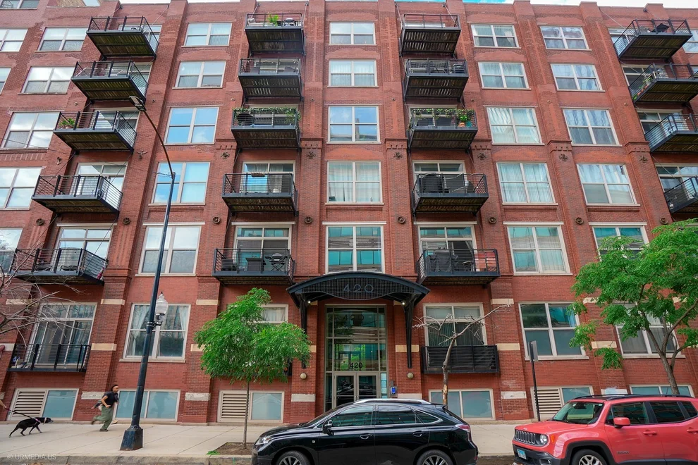 Unit for sale at 420 S Clinton Street, Chicago, IL 60607