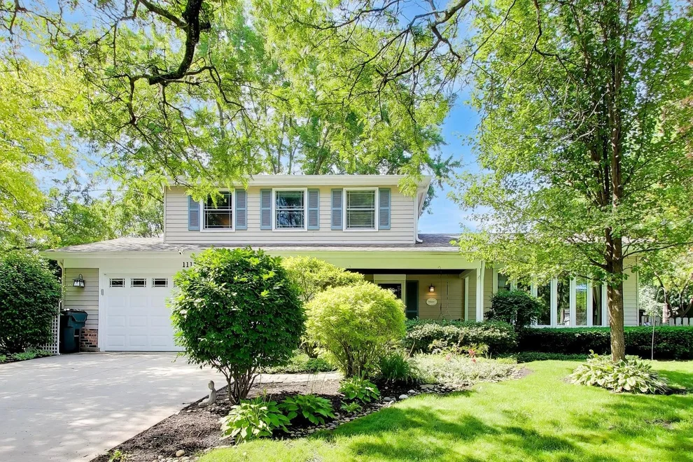 Unit for sale at 1117 Dawes Street, Libertyville, IL 60048
