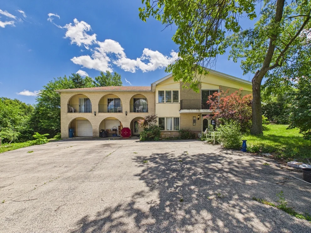 Unit for sale at 94 Old Creek Road, Palos Park, IL 60464