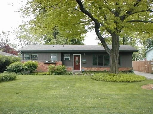 Unit for sale at 2601 Fontana Drive, Glenview, IL 60025