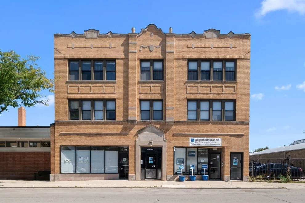 Unit for sale at 6431 N California Avenue, Chicago, IL 60645