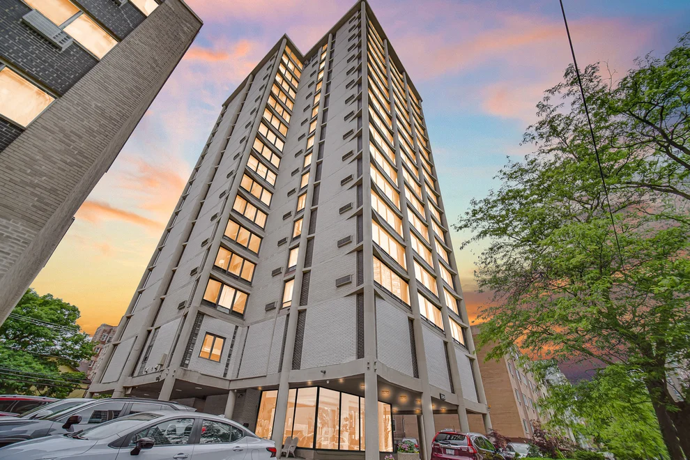 Unit for sale at 5740 N Sheridan Road, Chicago, IL 60660