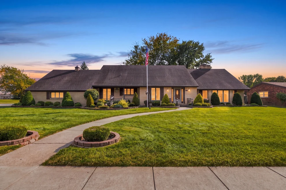 Unit for sale at 216 E Mcconaughy Avenue, Rochelle, IL 61068