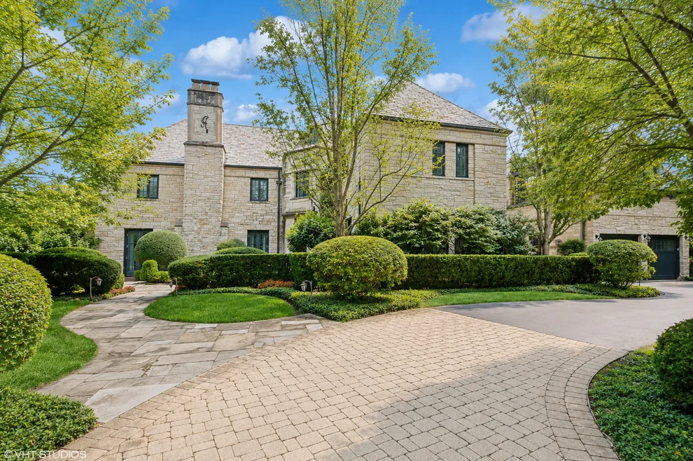 Unit for sale at 110 KENILWORTH Avenue, Kenilworth, IL 60043