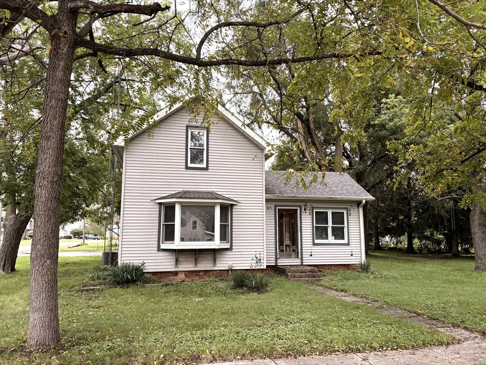 Unit for sale at 317 W Jefferson Street, Gardner, IL 60424