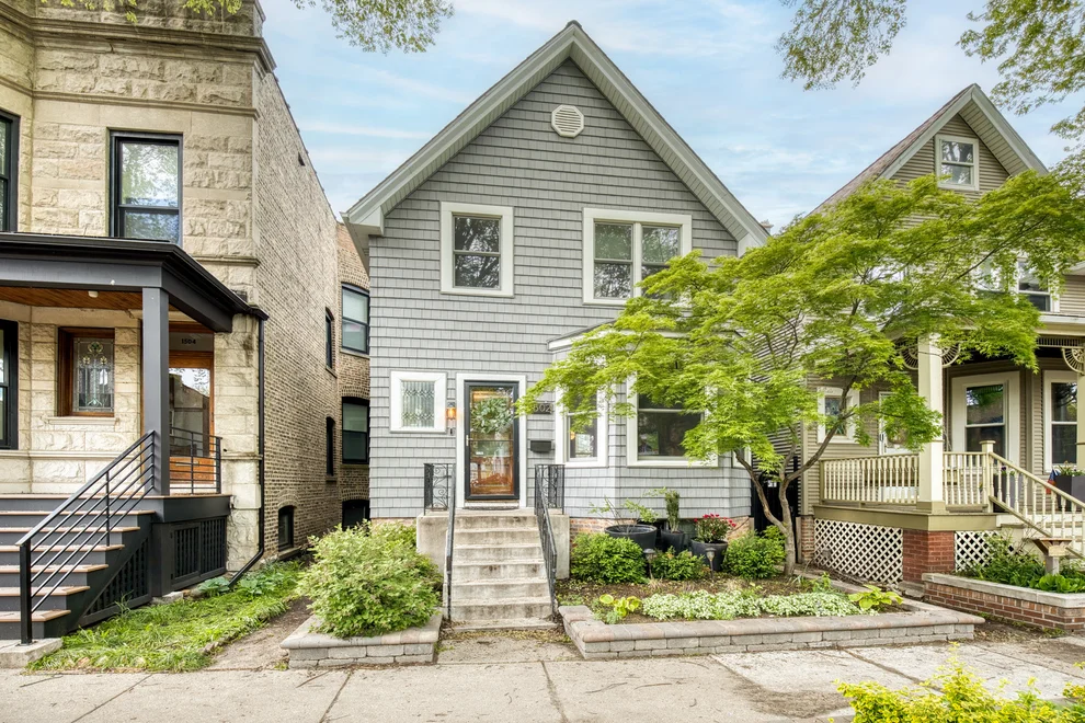 Unit for sale at 1502 W Edgewater Avenue, Chicago, IL 60660