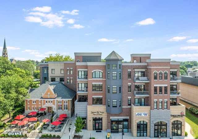 Unit for sale at 110 S Washington Street, Naperville, IL 60540