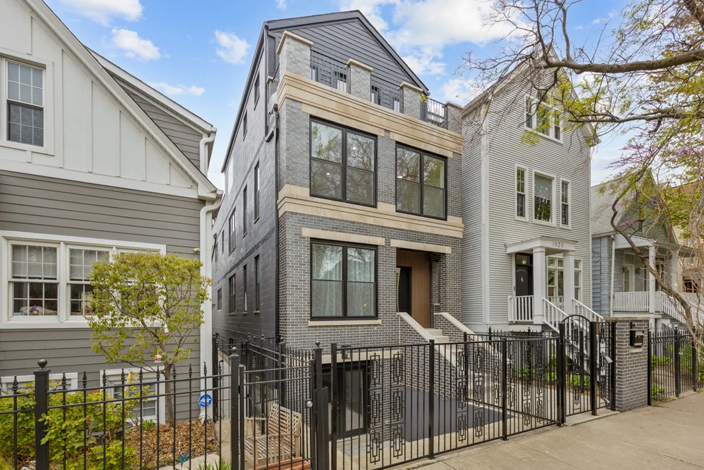 Unit for sale at 1522 W Wolfram Street, Chicago, IL 60657